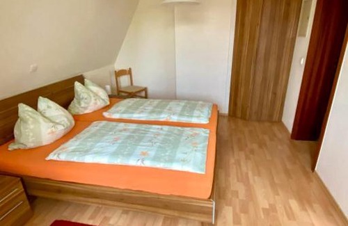 Laubegast Apartment | Apartment Kamelienweg by Interhome