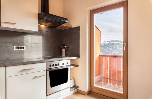 San Lorenzo di Sebato Apartment | Apartment 'Kehrerhof - Mountain' with Mountain View, Balcony & Wi-Fi
