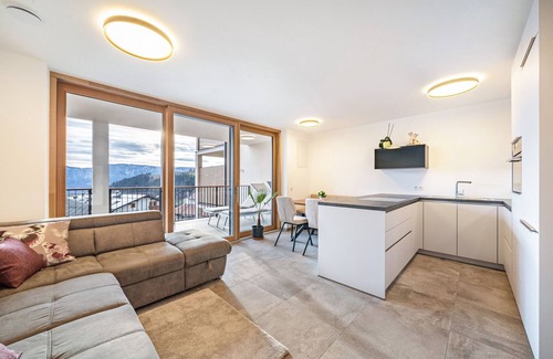 Meltina Apartment | Apartment 'Klara' with Mountain View, Private Terrace and Wi-Fi