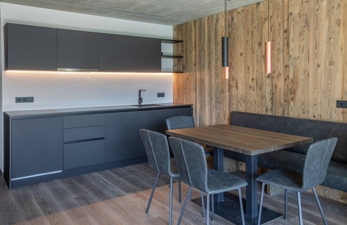 Parcines Apartment | Apartment 'Köfele Lodge Rosa' with Mountain View, Shared Pool and Wi-Fi
