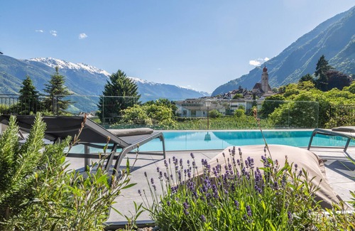 Parcines Apartment | Apartment 'Köfele Lodge Rosa' with Mountain View, Shared Pool and Wi-Fi