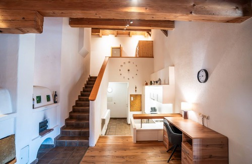 Seefeld in Tirol Apartment | Apartment 'Kracherlemoos' with Mountain View, terrace and Wi-Fi