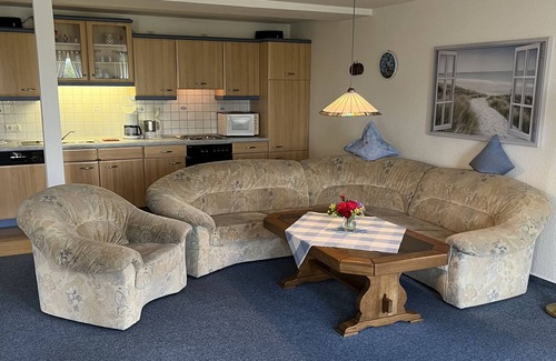 Werdum Apartment | Apartment 'Kuhstall' with Shared Terrace, Shared Garden and Wi-Fi