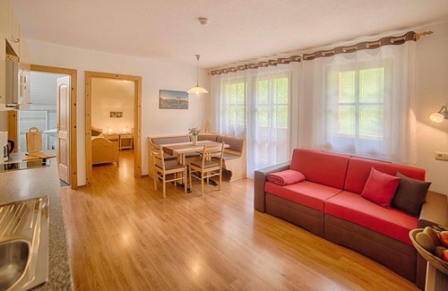 Valle Aurina Apartment | Apartment "Löfflerblick B Rötspitz" with Mountain View, Wi-Fi & Jacuzzi