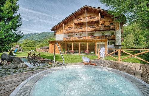 Valle Aurina Apartment | Apartment "Löfflerblick A Möseler" with Mountain View, Wi-Fi & Jacuzzi