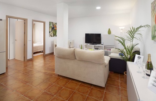 Totalan Apartment | Apartment "La Azomadilla" with Shared Terrace & Wi-Fi