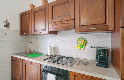 Albenga Apartment | Apartment 'La Casa Dei Nonni' with Sea View and Balcony