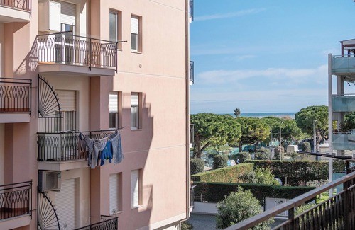 Albenga Apartment | Apartment 'La Casa Dei Nonni' with Sea View and Balcony