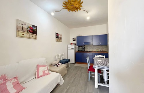 Villasimius Apartment | Apartment 'La Casetta Di Lulu' with Private Terrace, Private Garden and Air Conditioning