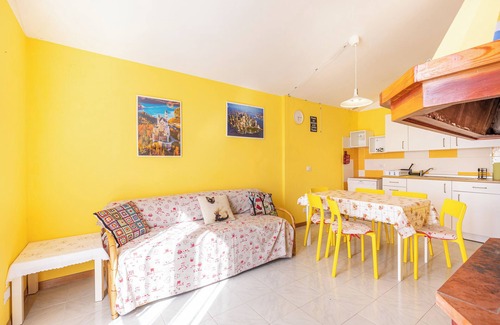 Prunetta Apartment | Apartment 'La Casetta Di Samu' with Mountain View, Balcony and Wi-Fi