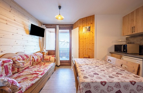 Valmeinier Apartment | Apartment 'La Croix Du Sud' with Mountain View and Balcony