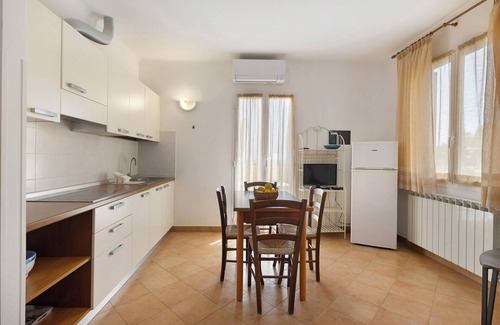 Finale Ligure Apartment | Apartment 'La Realidad 5' with Shared Pool, Wi-Fi and Air Conditioning