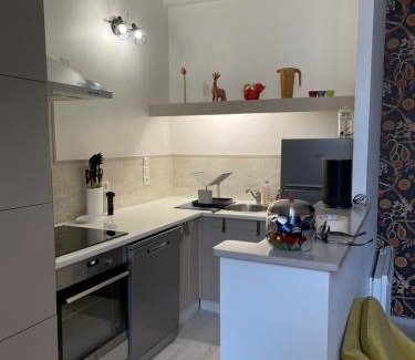 La Rochelle City Centre Apartment | Apartment- La Rochelle historic city centre