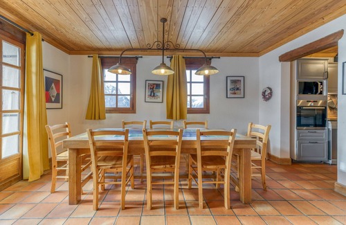 Villard-Reculas Apartment | Apartment 'La Salamandre' with Mountain View, Private Terrace and Wi-Fi