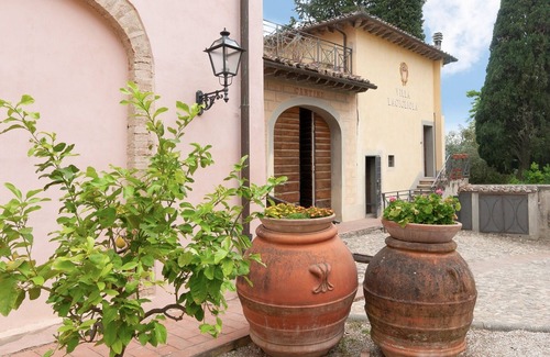 Montespertoli House | Apartment 'La Torre' with Shared Pool, Private Terrace & Wi-Fi