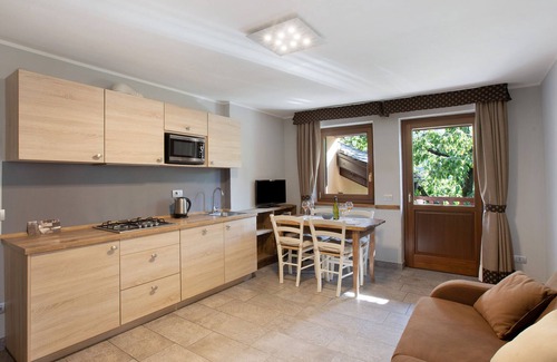 Pont Suaz Apartment | Apartment 'La Vigne De Papagran App3' with Mountain View, Shared Garden and Wi-Fi