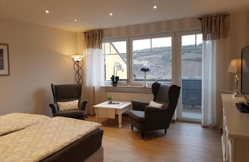 Kobern-Gondorf Bed & Breakfast | Apartment - Landhaus Julia