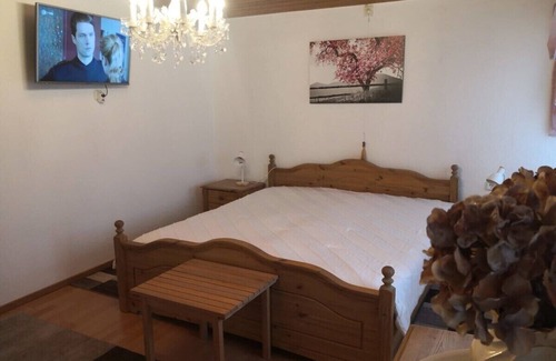 Bleckede Apartment | Apartment 'Landhaus Ferien Sommer' with Shared Terrace, Shared Garden and Wi-Fi