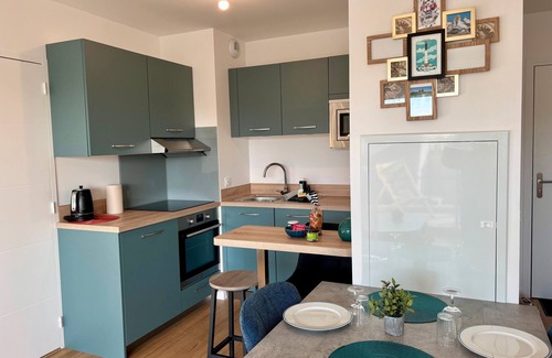 Clohars-Carnoet Apartment | Apartment 'Le Carnoët' with Balcony and Wi-Fi