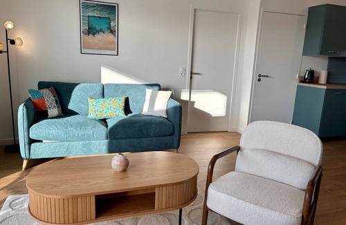 Clohars-Carnoet Apartment | Apartment 'Le Carnoët' with Balcony and Wi-Fi
