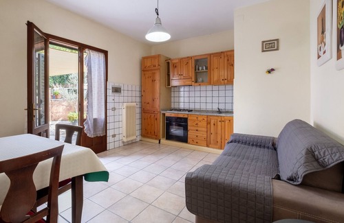 Poggio Murella Apartment | Apartment "Le Case di Titti 1" with Shared Garden & Wi-Fi