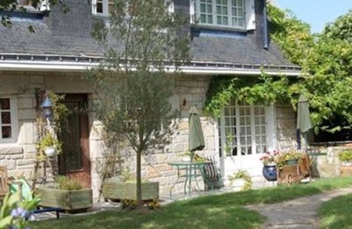 Sarzeau Apartment | Apartment 'Le Goéland' with Shared Pool, Shared Terrace and Wi-Fi