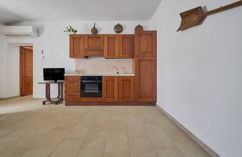 Gavorrano Apartment | Apartment 'Le Sugherine - Pala' with Shared Pool, Wi-Fi and Air Conditioning
