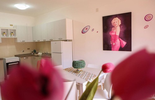 Balestrate Apartment | Apartment 'Le Magnolie 12 - 1° Piano' with Sea View, Wi-Fi and Air Conditioning