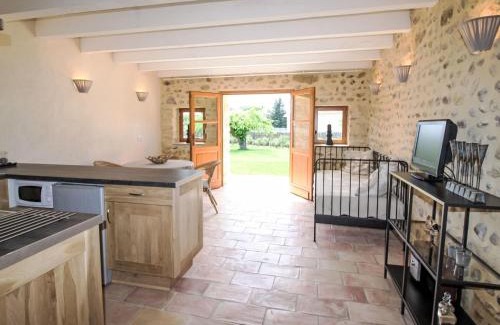 Saint-Denis Apartment | Apartment Le Mas des Trois Anges-2 by Interhome
