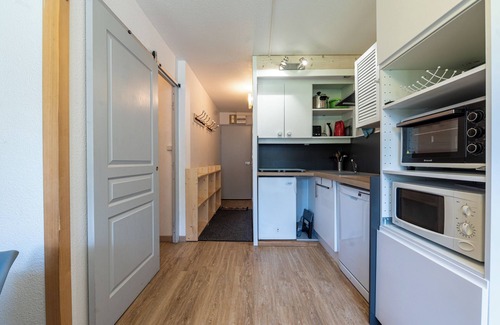 Les Menuires Apartment | Apartment 'Le Villaret' with Mountain View and Balcony