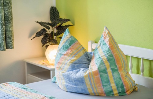 Farchant Apartment | Apartment 'Lechner' with Zugspitz Mountain View, Balcony & Wi-Fi