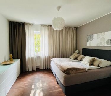 Maxglan House | Apartment Leo6