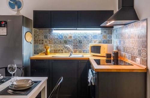 Centro Storico Apartment | Apartment 'Leonardò, Non Solo Mare' with Shared Terrace and Air Conditioning