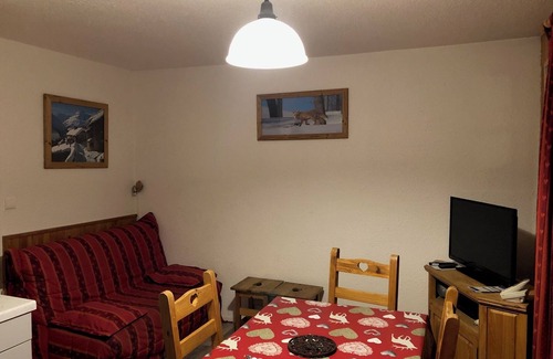 Valloire Apartment | Apartment 'Les Bergers 71' with Mountain View and Balcony