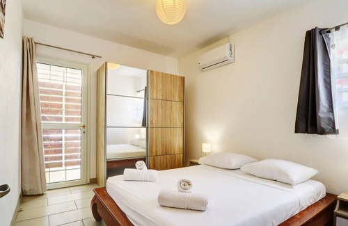 Sainte-Clotilde Apartment | Apartment Les charmes du Nord with garden for 4 people.