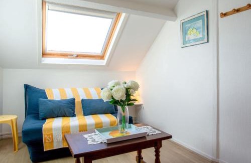 La Bernerie-en-Retz Apartment | Apartment Les Tilleuls-1 by Interhome