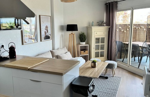 Saint-Cyprien Plage Apartment | Apartment Les Goëlettes in Saint Cyprien Plage, sea view with swimming pool - 4 Pers