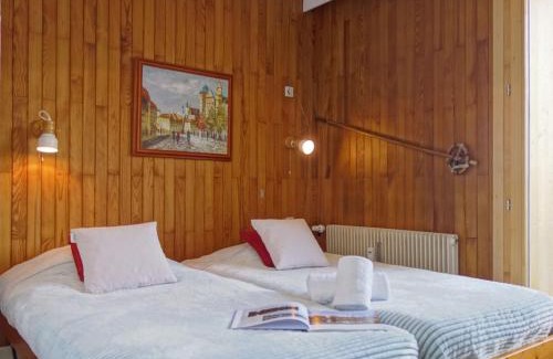 Les Almes Apartment | Apartment Les Grandes Balmes I et II - Le Lac-9 by Interhome
