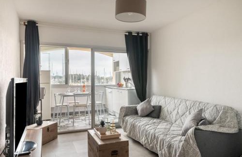 Cap d'Agde Apartment | Apartment Les Héliades-2 by Interhome