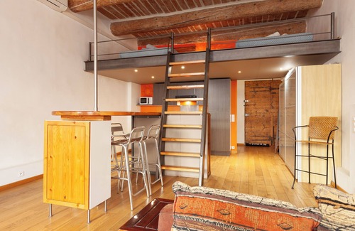 Opera Apartment | Apartment 'Les Mats Du Port' with Wi-Fi and Air Conditioning