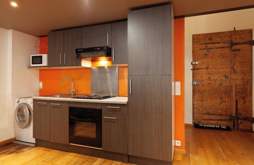 Opera Apartment | Apartment 'Les Mats Du Port' with Wi-Fi and Air Conditioning