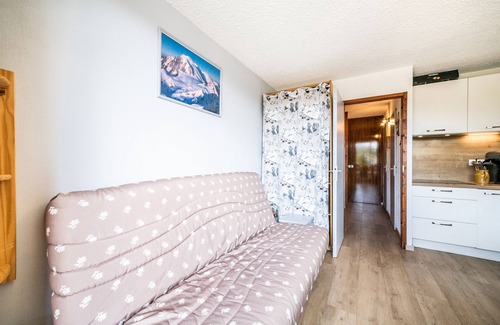Le Praz de Lys Apartment | Apartment 'Les Pralyssimes' with Mountain View and Balcony