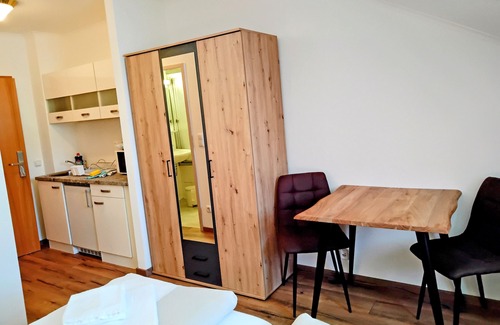 Hohenaschau im Chiemgau Apartment | Apartment living/sleeping room on the top floor without balcony, no. 339