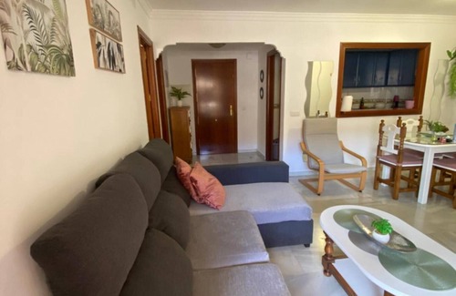 Arroyo de la Miel Apartment | Apartment 'Liya's Home' with Balcony, Wi-Fi and Air Conditioning