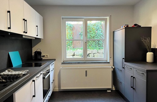 Waggershausen Apartment | Apartment 'LO Ferienwohnung' with Terrace & Wi-Fi