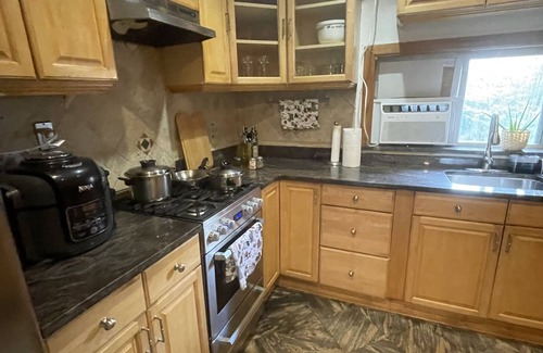 Williamsburg Apartment | Apartment located in prime location in Williamsburg