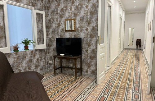 Vomero Apartment | Apartment located in the heart of Vomero, convenient location for visiting Naples