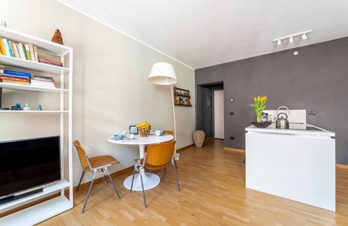 Oltretorrente Apartment | Apartment located on the second floor of a building with a lift.We are located in the historic center with a private garage for the exclusive use of guests.ATTENTION: We are located within the ZTL, to access it you must communicate the license plate numb