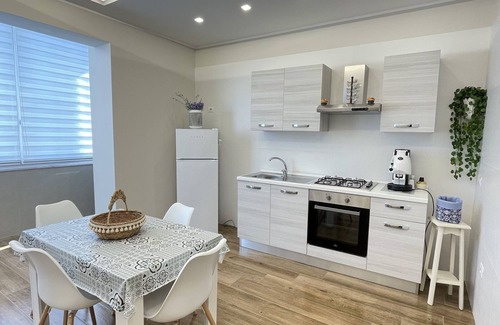 Pompei Apartment | Apartment located within a park with free parking space.