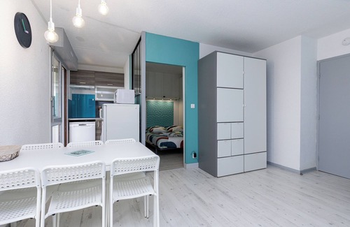 Le Penon Apartment | Apartment "Location Noly" with Sea View, Private Terrace & Wi-Fi
